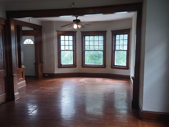 2nd image of 354 Baynes St Unit 2