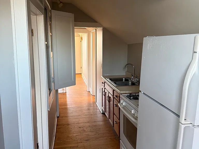 7th Pl — Photo 5