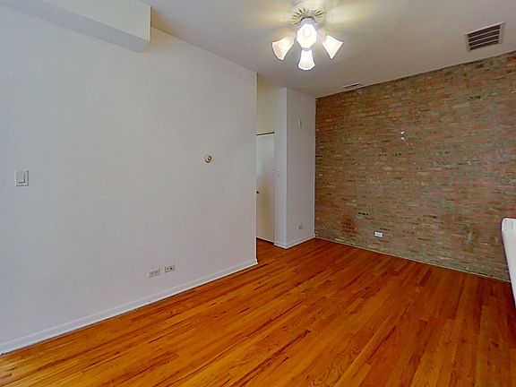 2nd image of 900 W Gunnison St #Gn-204