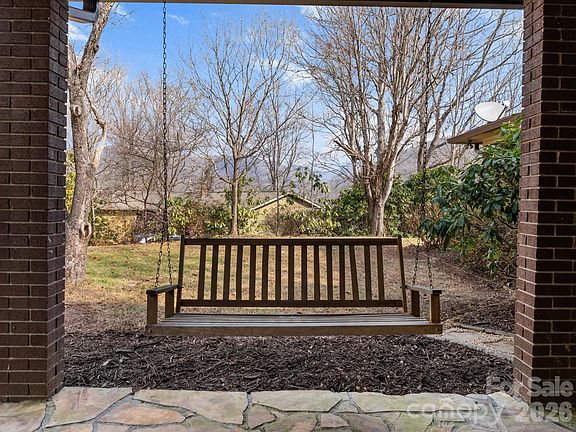 5th image of 200 Canterbury Rd