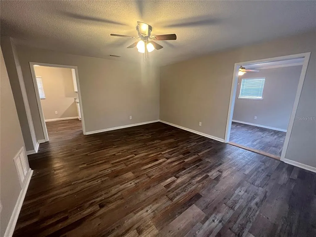 3 bed, 2.0 bath, 1512 sqft, $1,975 — Photo 2