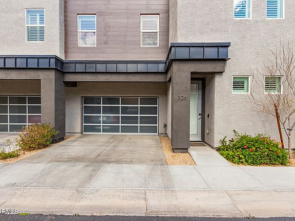 3rd image of 2315 E Pinchot Ave