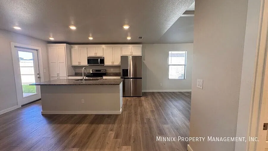 3 bedroom, 2 bathroom Fro Rent Lubbock | 7704 Elm Ave. | Pet Friendly — Photo 2