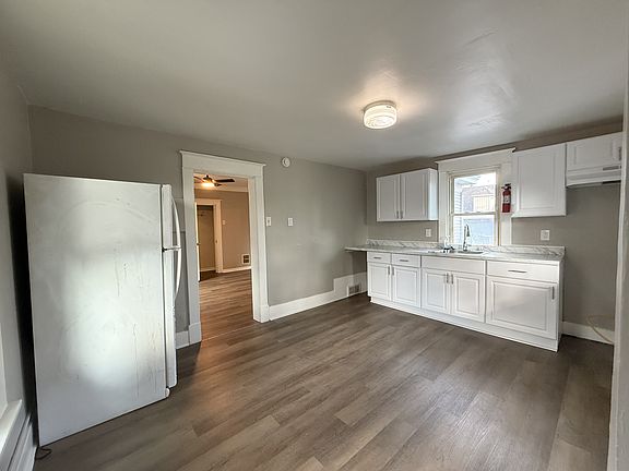 5th image of 328 New York Ave #Top