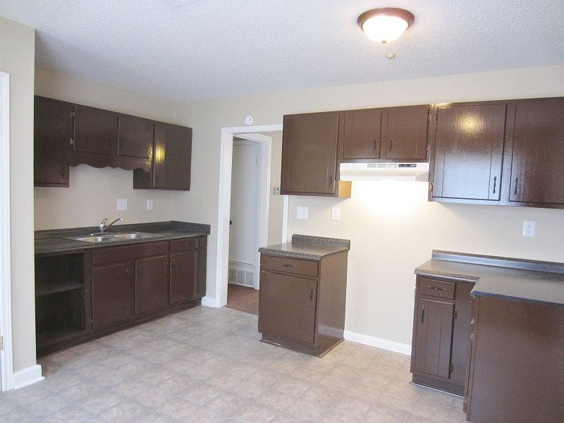 2nd image of 3328 Dungreen St