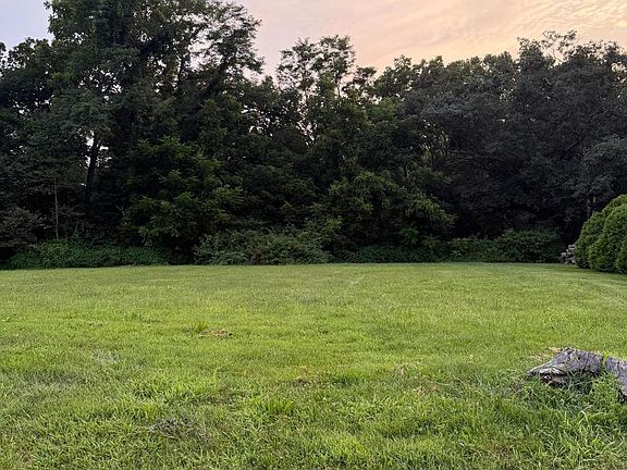 2nd image of Mountain Foot Spur Rd