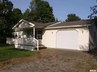 820 S 9th St, Herrin, IL 62948