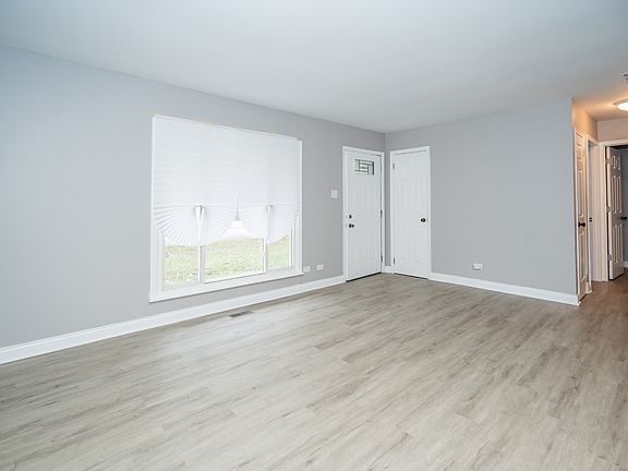 4th image of 22521 Brookwood Dr