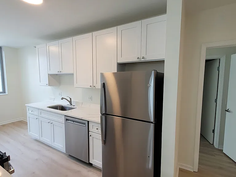 600 N Dearborn St #812 — Photo 8
