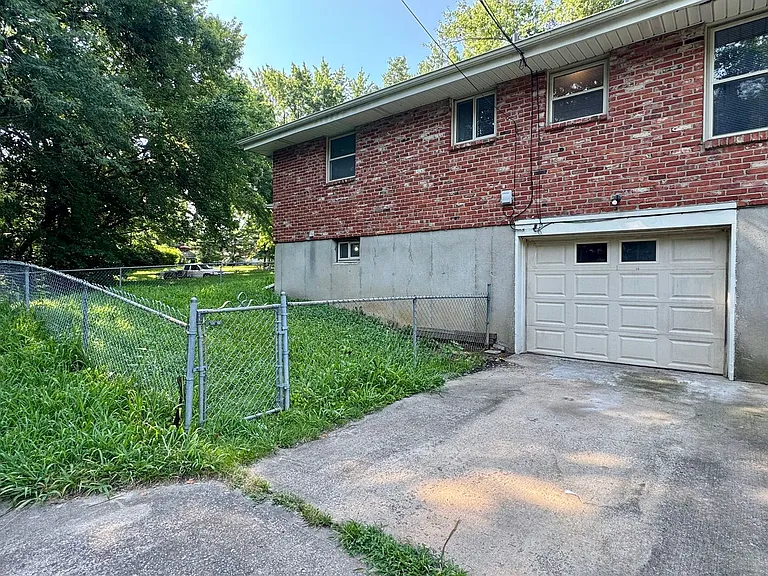 6617 Garnett Dr — Photo 16