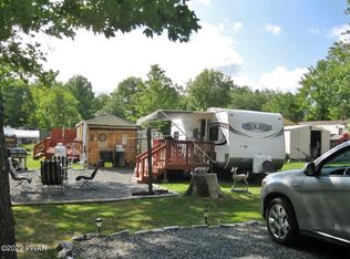 108 Chipmunk Ln, Hawley, PA 18428