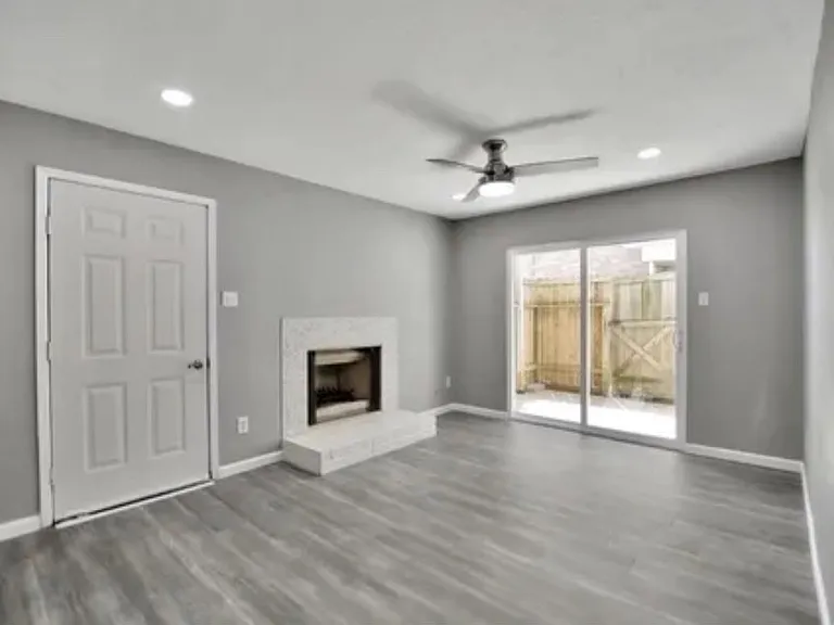 7600 Emmett F Lowry Expy #313 — Photo 1