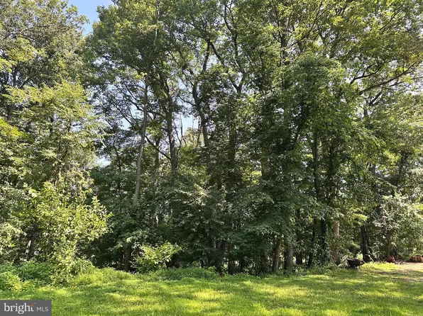 Oak Tree Ln, Spring Grove, PA 17362