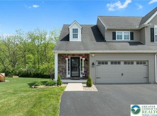 2376 Creekside Dr, Coplay, PA 18037