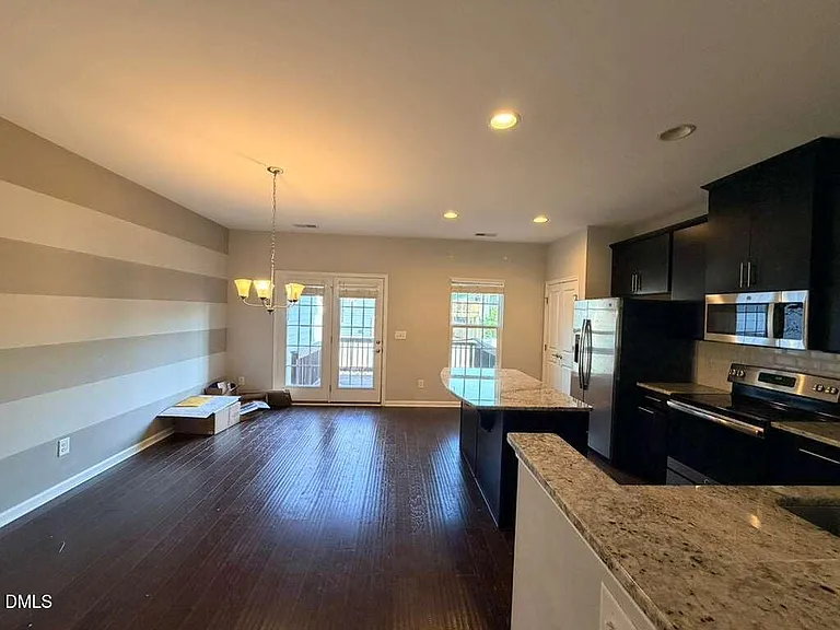 112 Brier Summit Pl — Photo 3