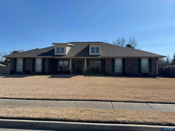 131 Maggie Bell Ln, Huntsville, AL 35811