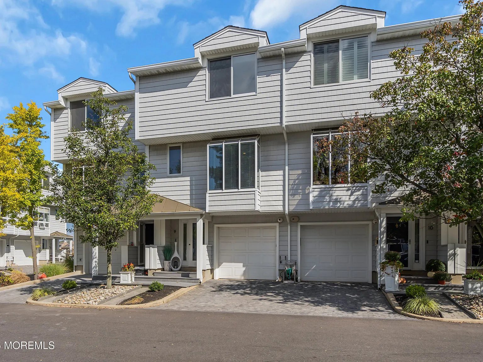 2 bed, 4.0 bath, 2100 sqft, $5,900 — Photo 2