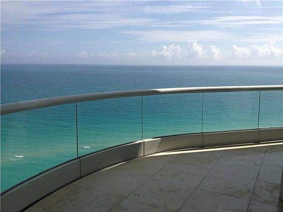 4th image of 16047 Collins Ave APT 1702