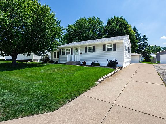 2nd image of 3419 Wakonda Dr