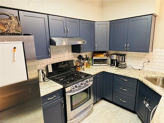 4th image of 846 S Lake Cir