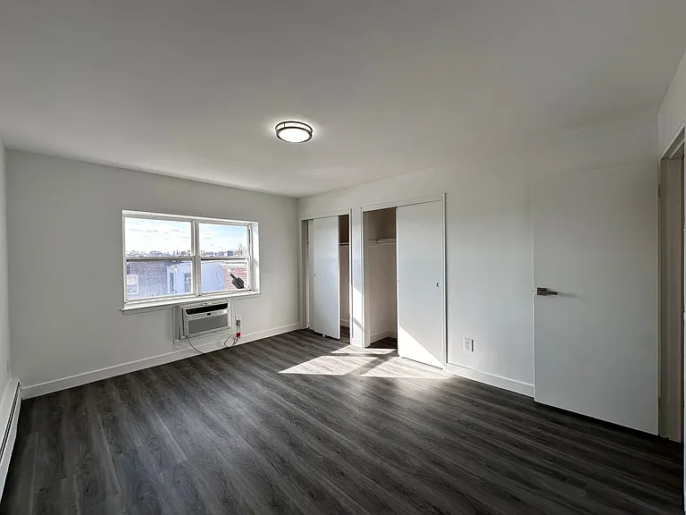 550 Washington Ave #23 — Photo 18