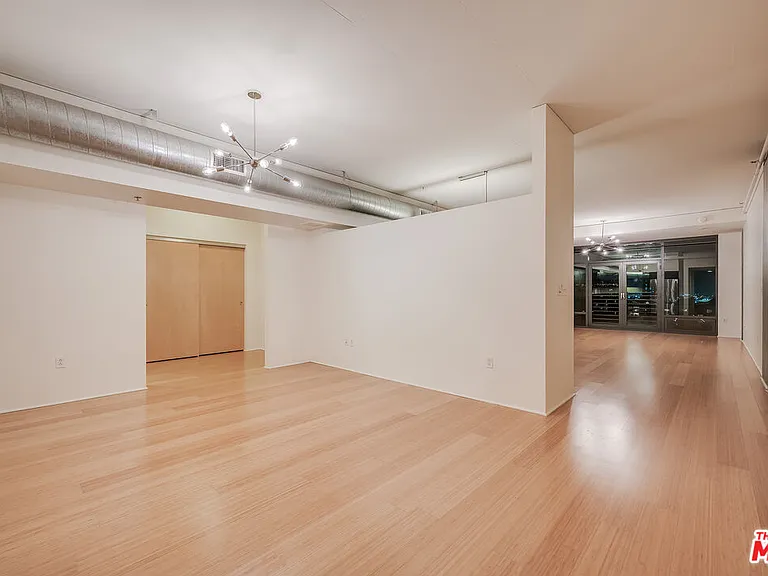 1111 S Grand Ave #1115 — Photo 8