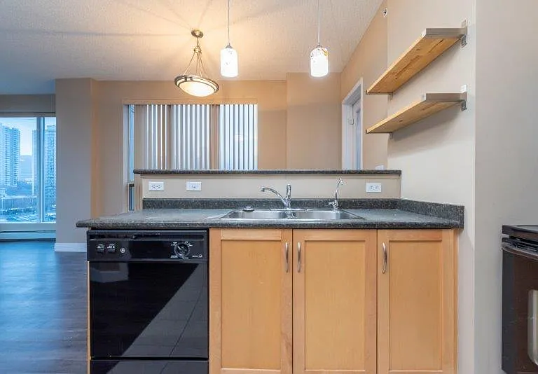 1053 10th St SW #602 — Photo 5