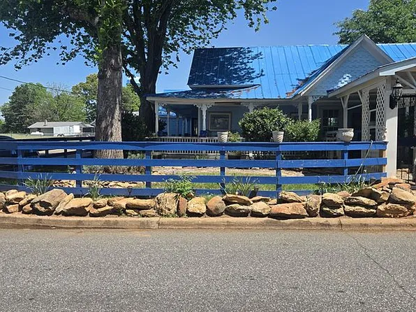 215 Cherry Mountain St, Ellenboro, NC 28040