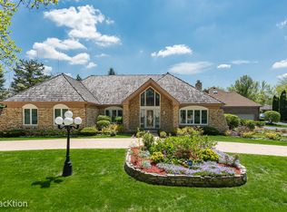 609 Ridgewood Ct, Oak Brook, IL 60523