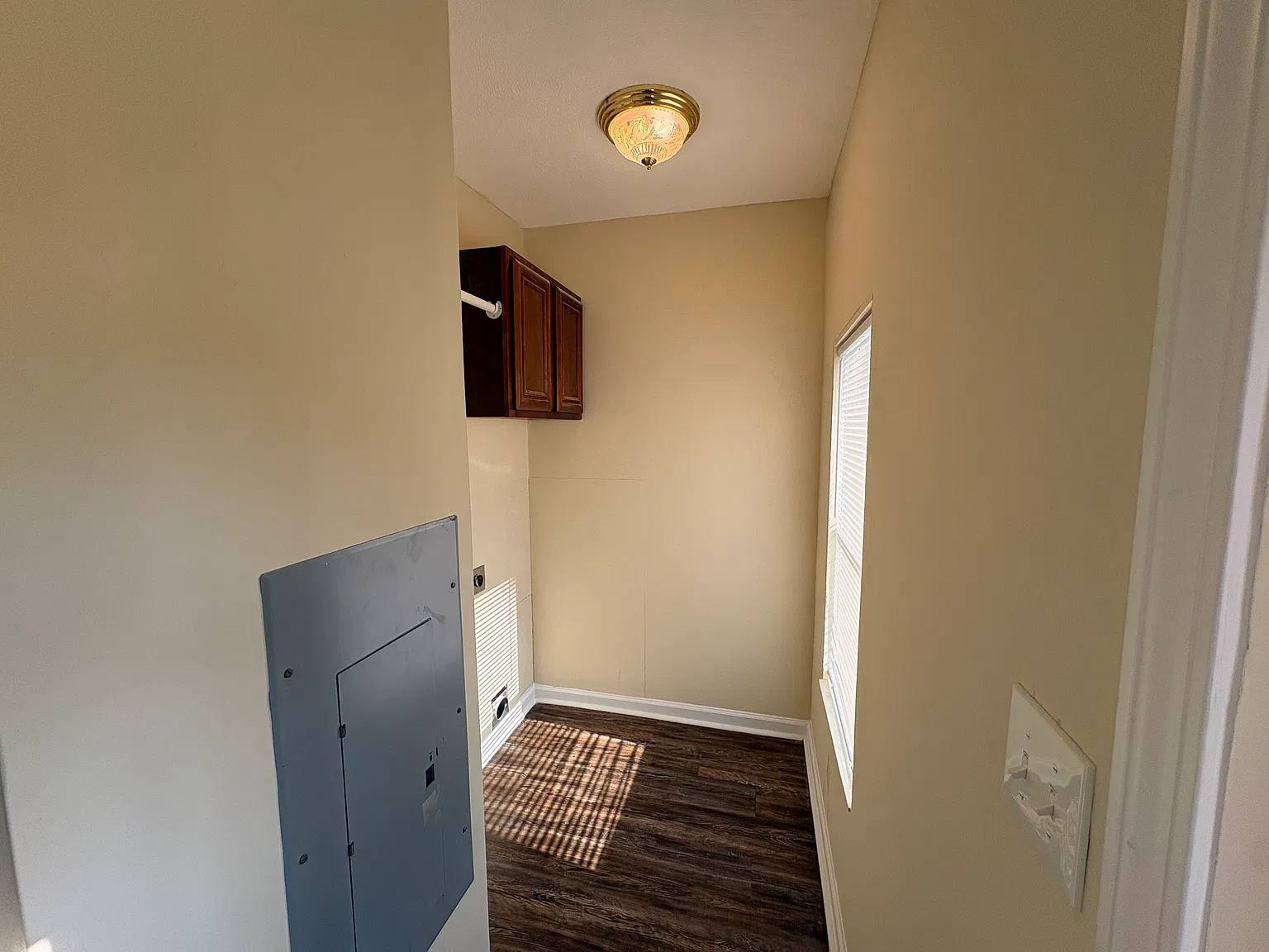 3 bed, 1352 sqft, $1,566 — Photo 2