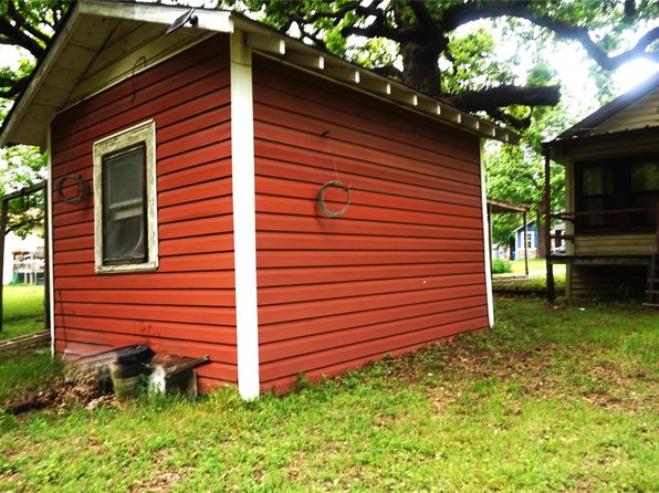 908 W Ford St, Denison, TX 75020
