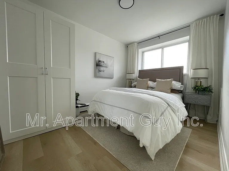 1284 Fennell Ave E #10 — Photo 2
