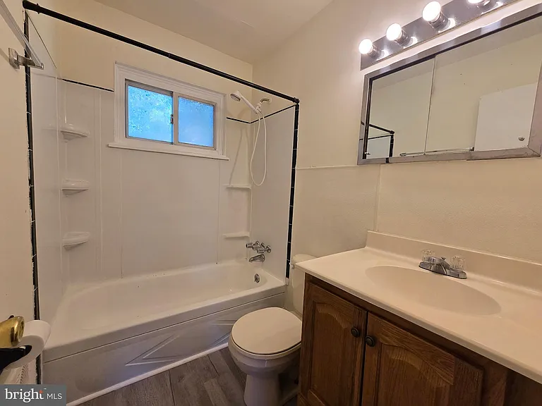 11 Glenwood Dr — Photo 24