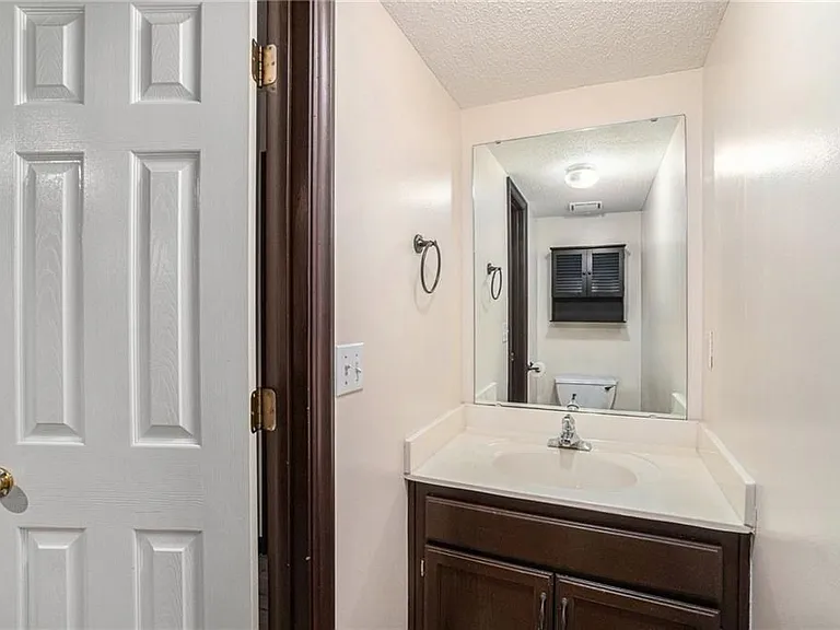 1853 Chickadee Dr — Photo 9