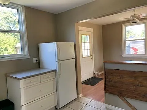 1254 Lakeshore Rd — Photo 3