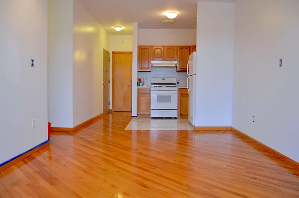 Rented by Capri Jet Realty Corp | media 1