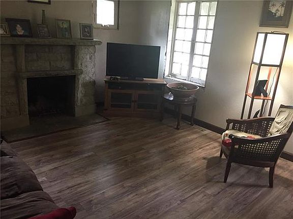 4th image of 140 S Crescent Ave