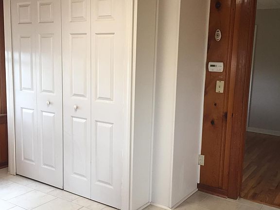 Washer/Dryer/Storage Closet