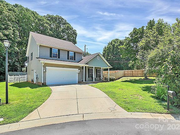 3rd image of 6700 Pine Branch Ct