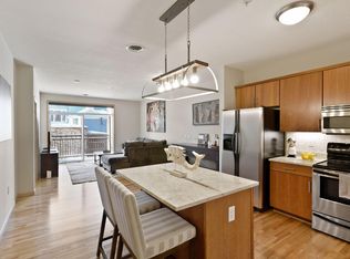 301 Oak Grove St APT 310, Minneapolis, MN 55403