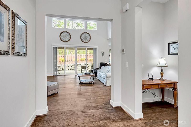 5th image of 3425 Arrowroot Street SE
