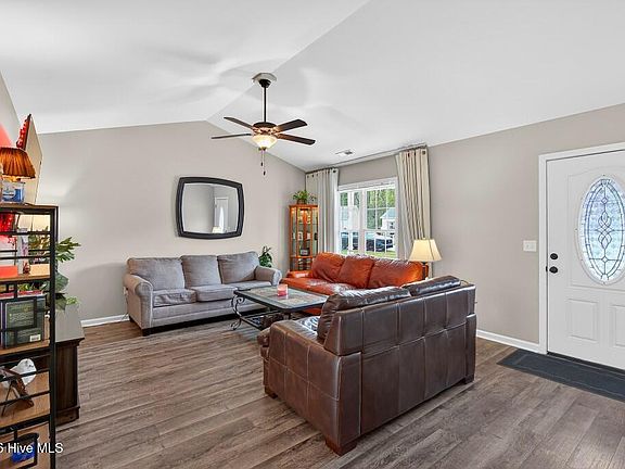 3rd image of 101 Hawsboro Court
