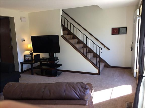 4th image of 109 Freedom Ct #109