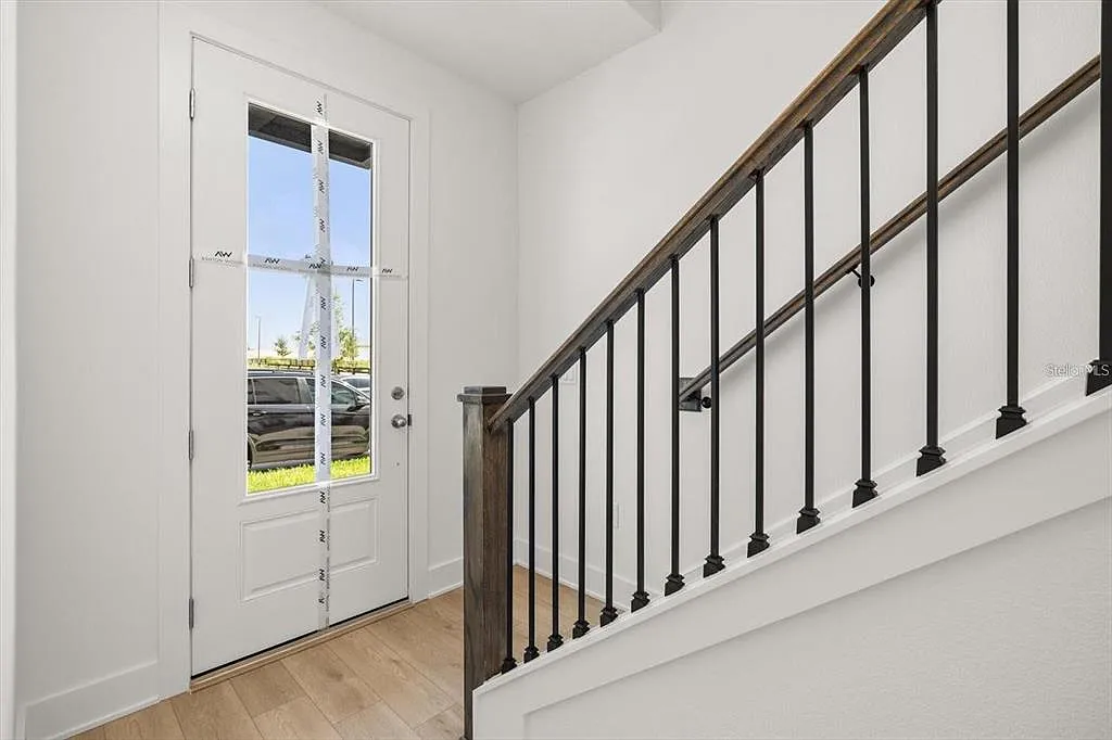 3 bed, 3.5 bath, 2072 sqft, $3,150 — Photo 3