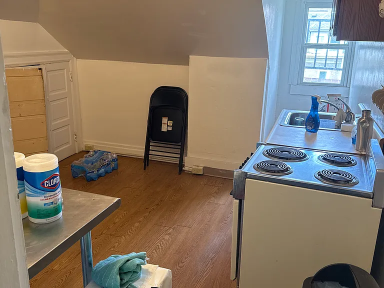 750 Broughton St #3 — Photo 6