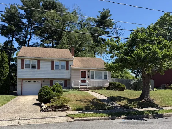 521 Smith Ln, Mount Holly, NJ 08060