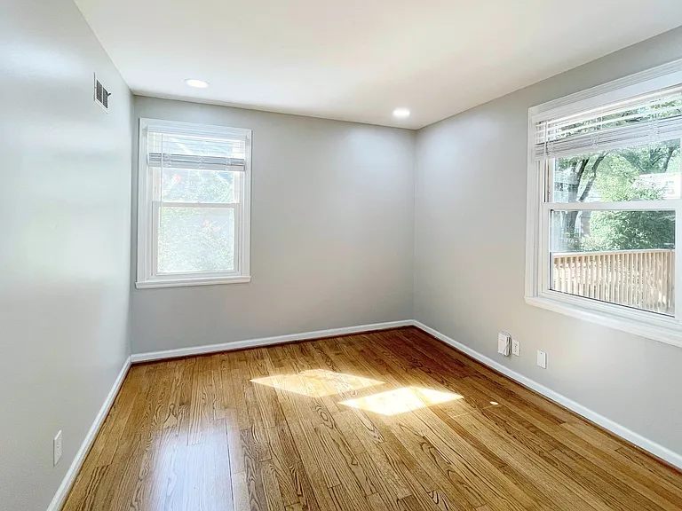 7318 Rosewood St — Photo 15