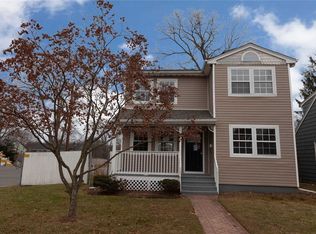 143 Livingston Ave, Babylon, NY 11702