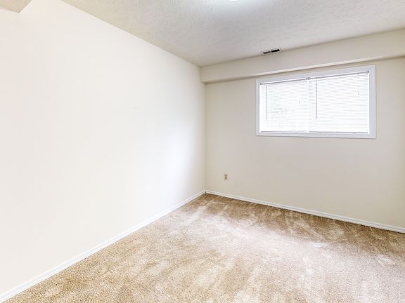 2nd image of 304 W 14th St #4670243