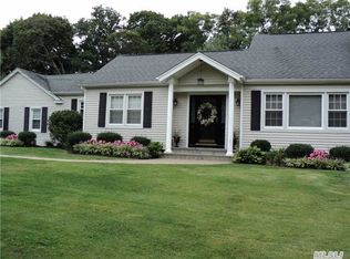 155 Huntington Bay Rd, Huntington, NY 11743